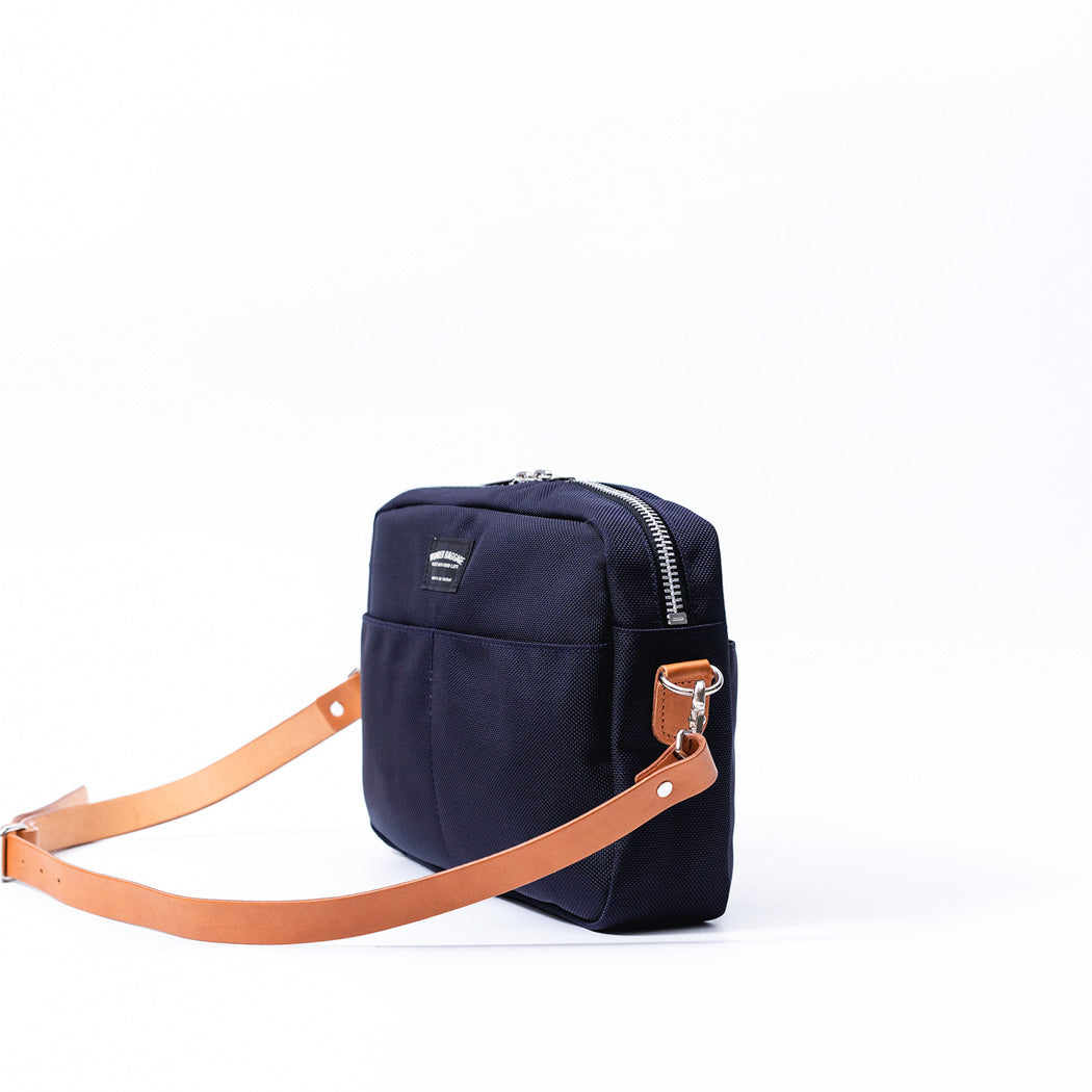 ショルダーバッグ M